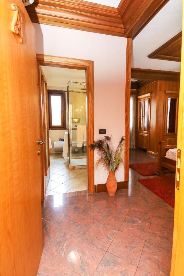 Brilant Antik Center 4* Tirana