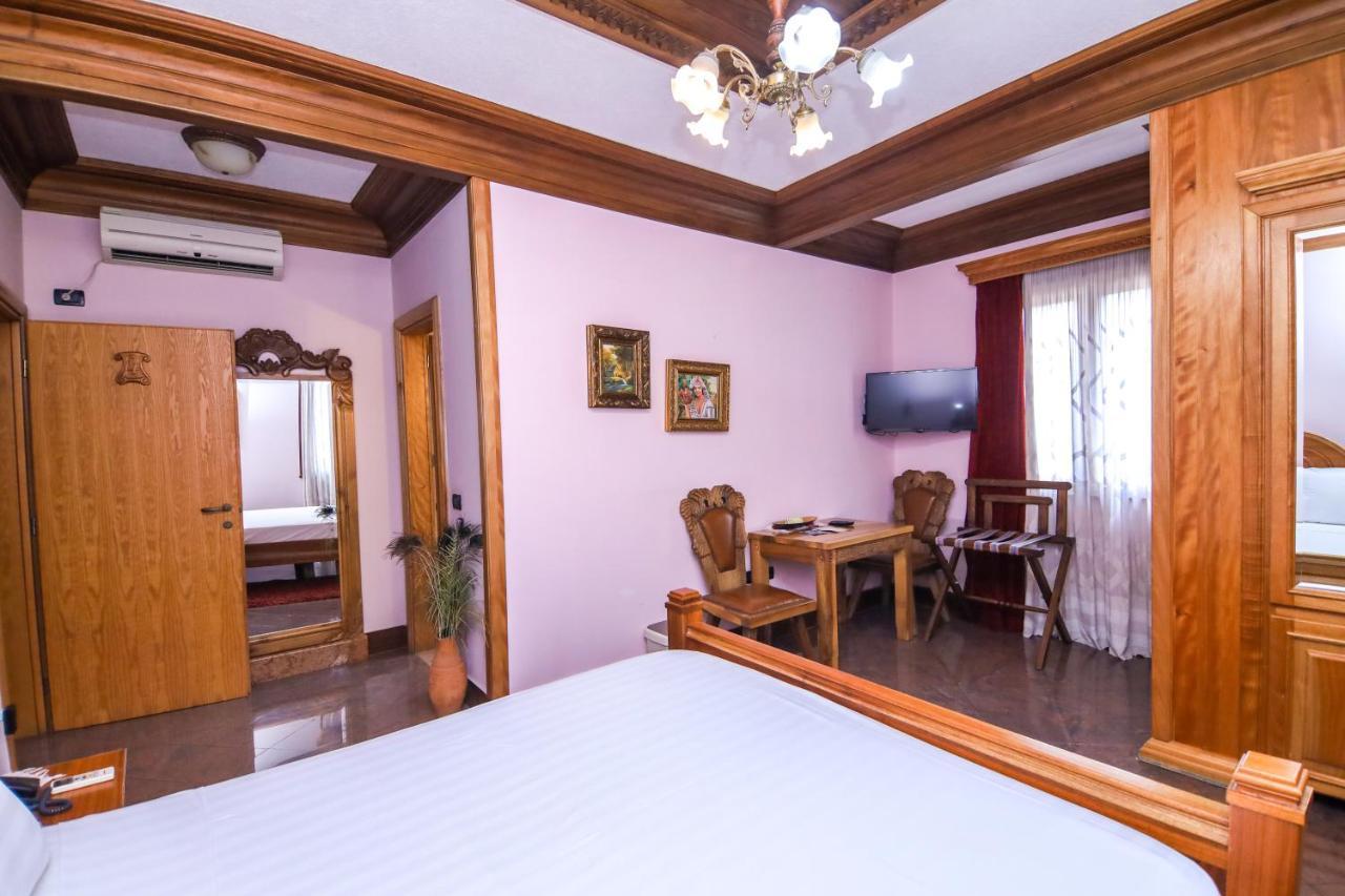 Hotel Brilant Antik Center